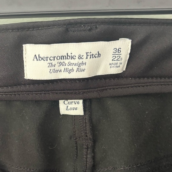 Abercrombie & Fitch The 90s Straight Ultra High Rise Faux Leather Pant Black - Picture 10 of 11